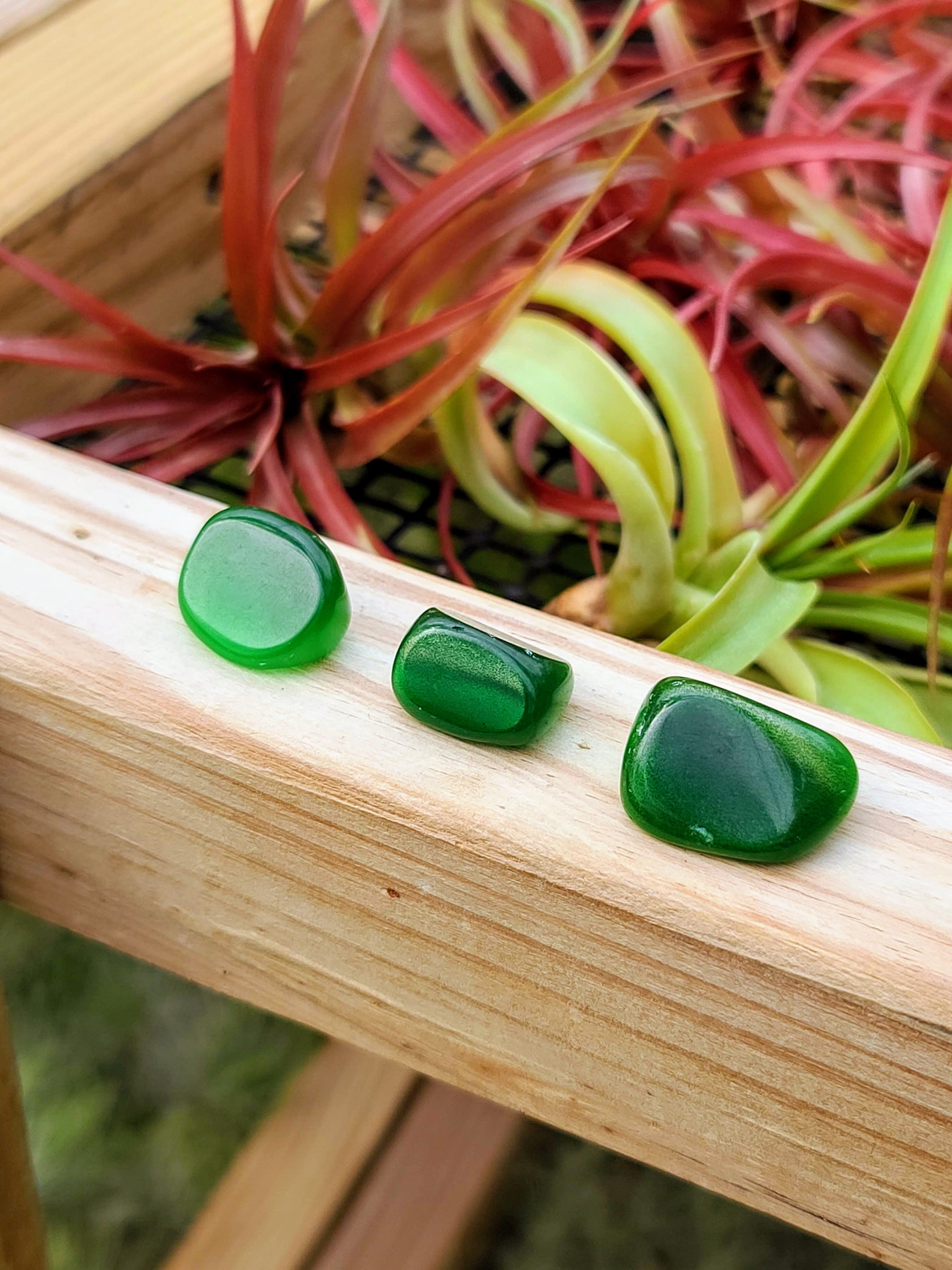 Dark Green Cats Eye Tumble