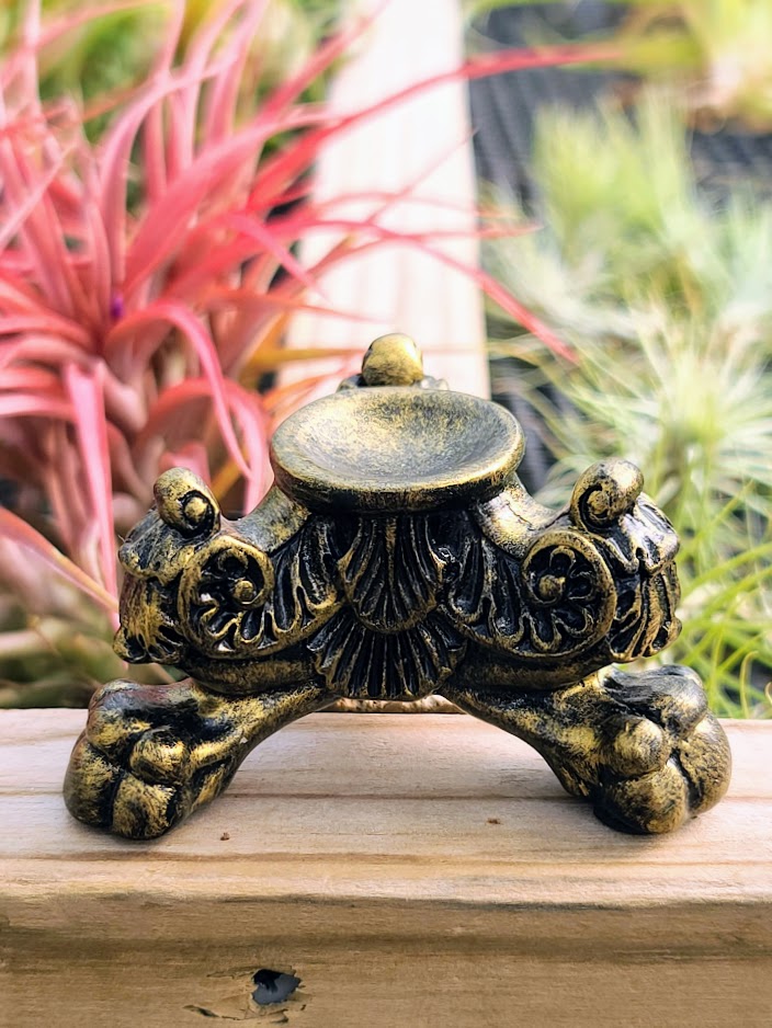 Elegant Gold Crystal Stand