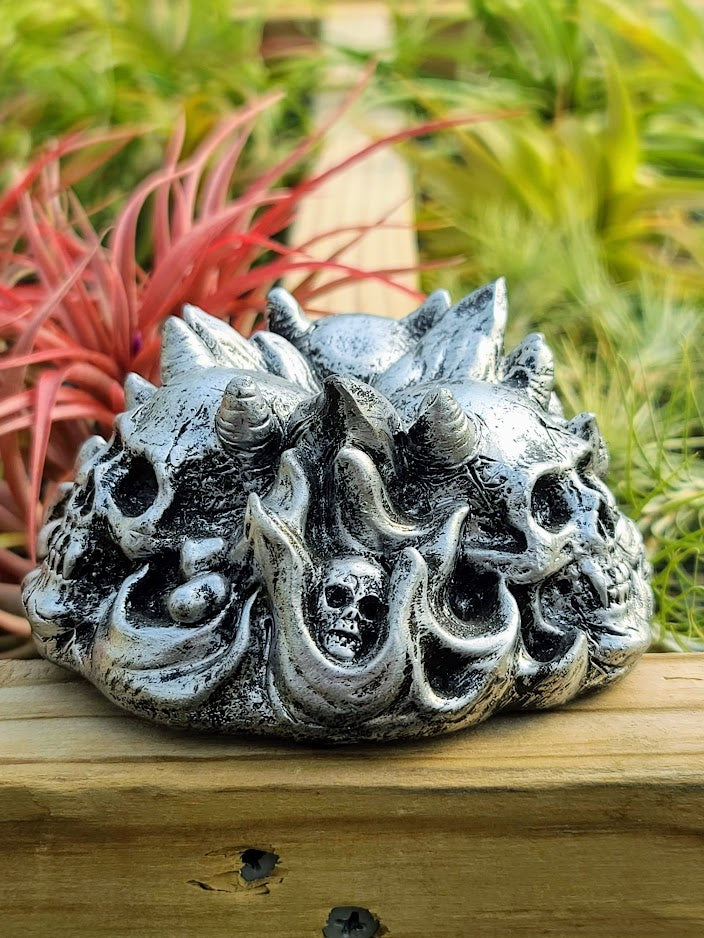 Silver Skull Crystal Stand