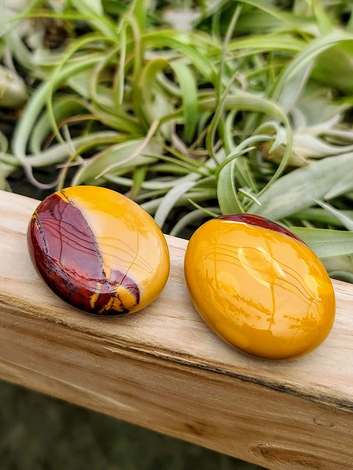 Mookaite Palm Stone