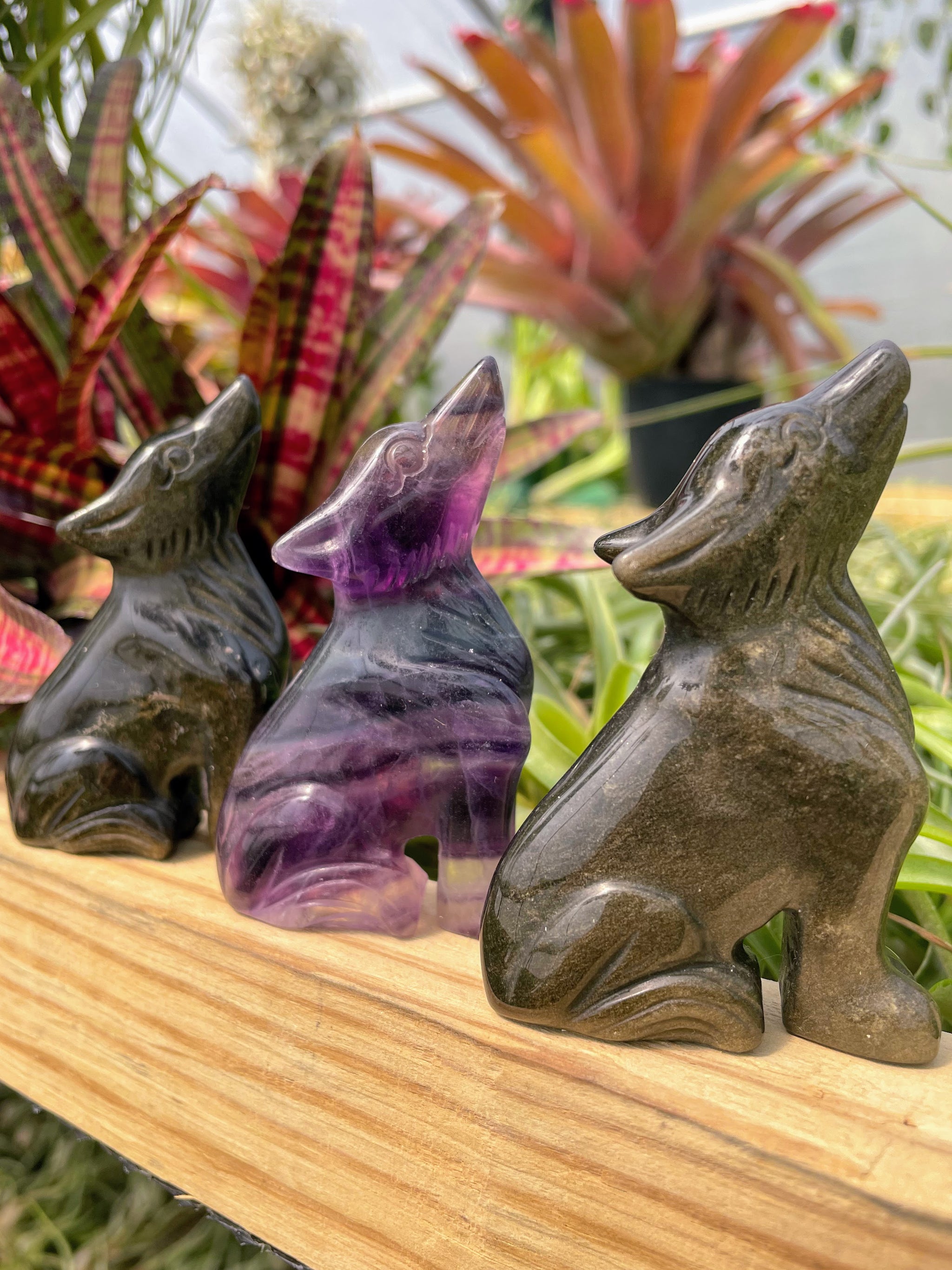 Howling Wolf Crystal Carving