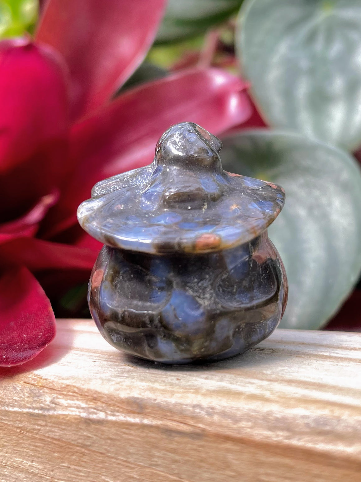 Que Sera Jack-O'-Lantern Crystal Carving